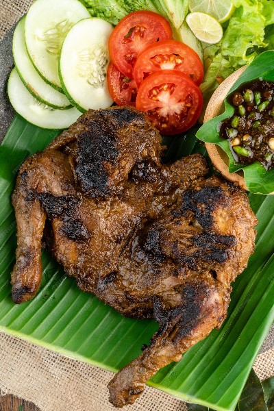 Ayam Bakar Kecap, pollo asado con salsa de soja dulce