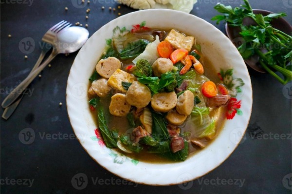 Tofu con gambas y verduras: Sapo Tahu